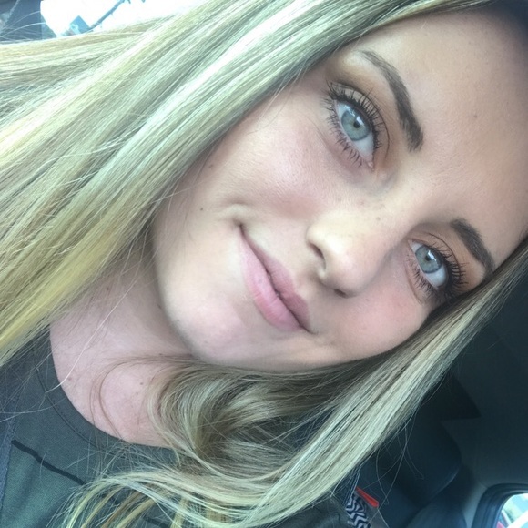 Meet your Posher, Chloe - Picture 1 of 1